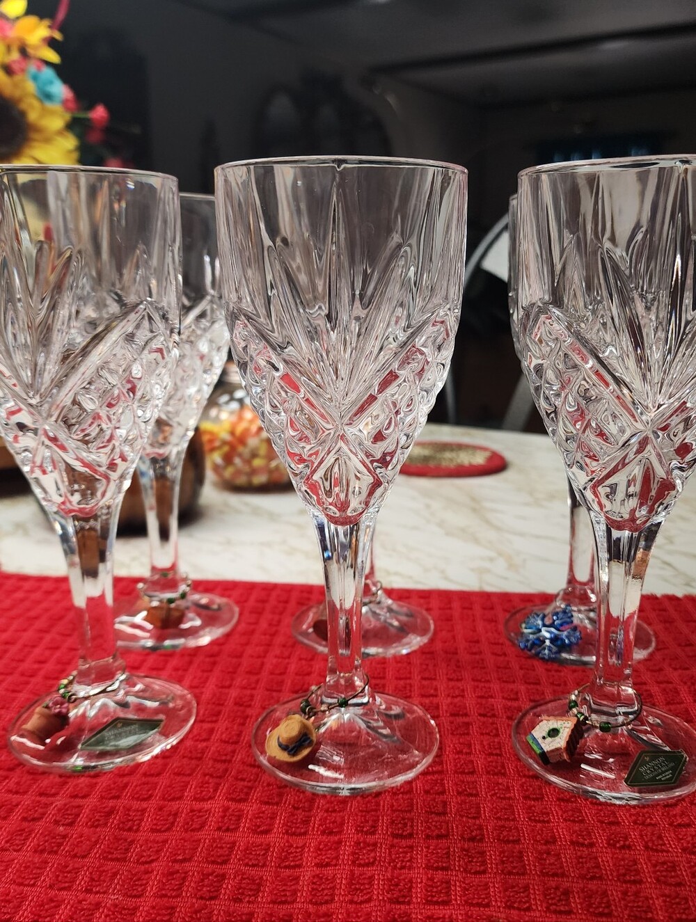 SHANNON CRYSTAL DESIGNS OF IRELAND. (Set Of 6 Wine Goblets.)